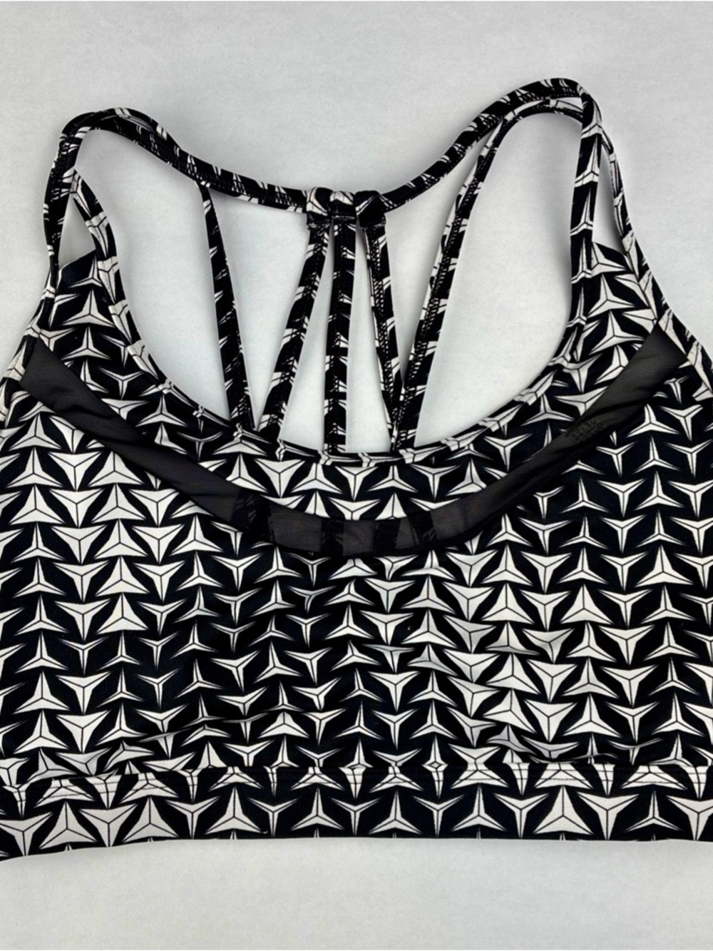 Victoria's Secret Black White Strappy Crisscross Sports Bra S Workout Gym Yoga